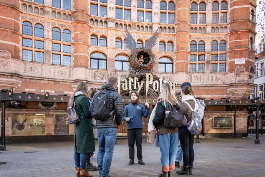 London: Harry Potter Movie Locations Magical Guided Tour - Trafalgar Square and the National Gallery Premiere Atmosphere