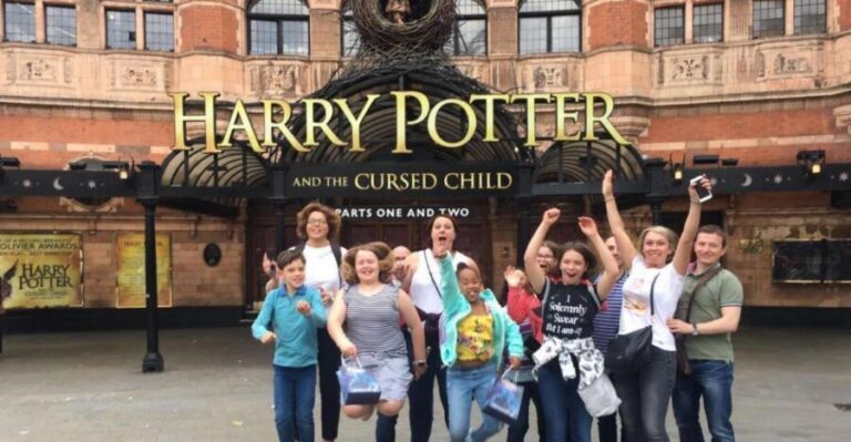 London: Harry Potter Movies Walking Tour (Kids Go Free) - Platform 9¾ and the trolley photo: fun, but plan the queue