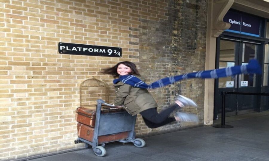 London: Harry Potter Tour & London Eye w/ Fast Track Tickets - King’s Cross and Platform 9 ¾: where the magic starts