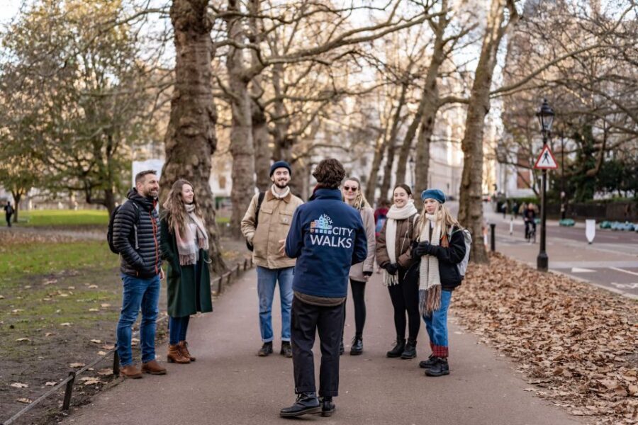 London: Harry Potter Walk, Hop-on Hop-off Bus Tour & Cruise - The Vox City app: self-guided walks and audio support