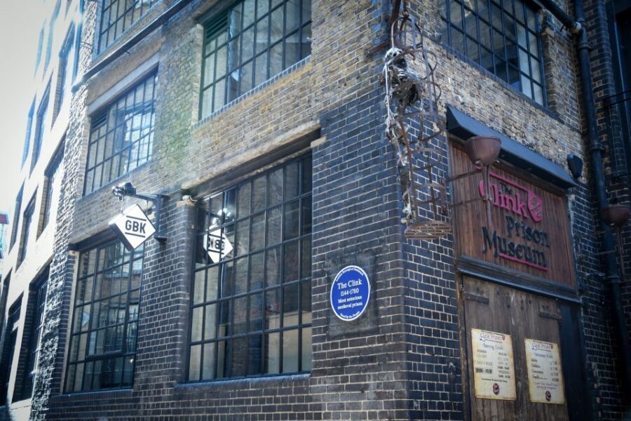 London: Harry Potter Walking Tour and River Thames Cruise - Cecil Court and House of Spells: where quick stops turn into film-story moments
