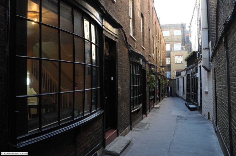 London: Harry Potter Walking Tour and River Thames Cruise - What you should bring to enjoy it instead of just surviving it