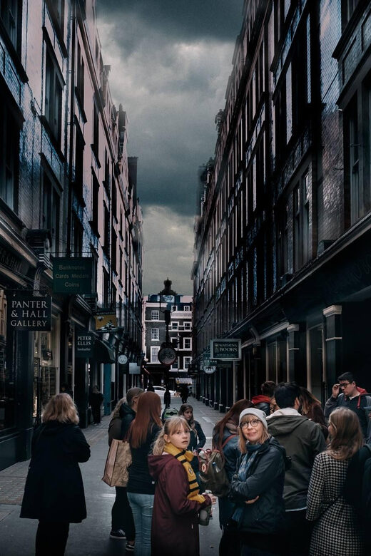 London: Harry Potter Walking Tour in German - Themed Stops You’ll Recognize: Gringotts, Sherlock, and More
