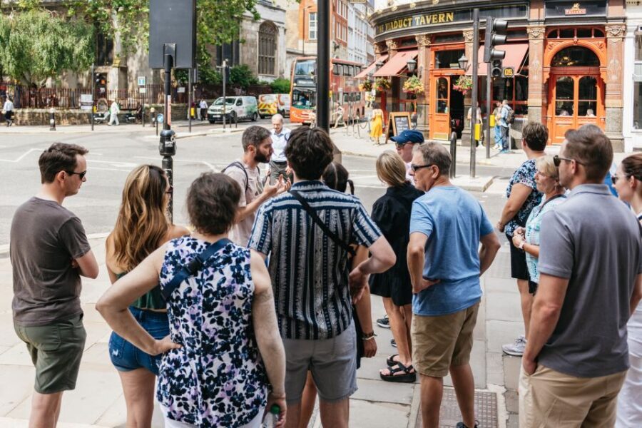 London: Historic Pubs of Central London Walking Tour - Key Things You’ll Notice on This Tour
