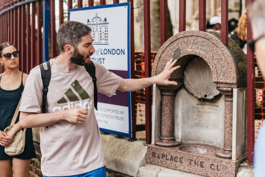 London: Historic Pubs of Central London Walking Tour - Street-of-Shame Views: Old Drinking Spots, Modern London