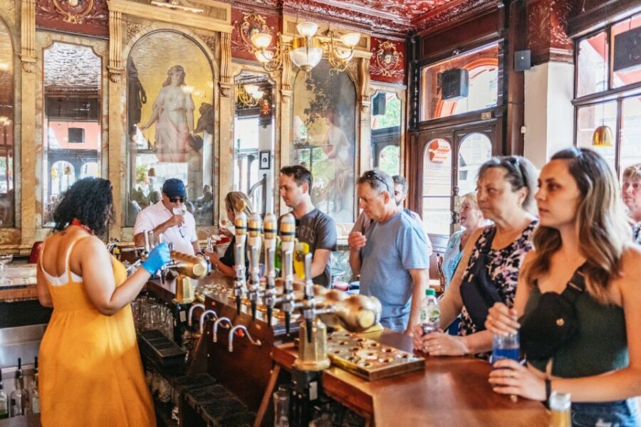 London: Historic Pubs of Central London Walking Tour - Managing the Walk: Comfort, Pace, and What to Bring