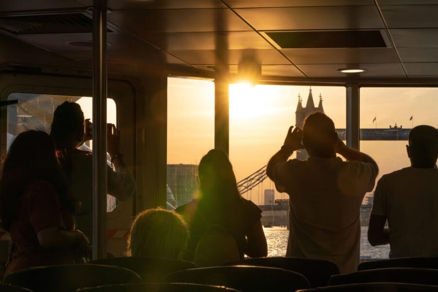 London: Hop-On Hop-Off 1-Day River Sightseeing Adventure - Timing Matters: Night Rides Are the Easy Win