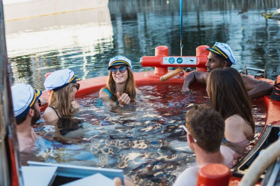 London: Hot Tub Boat Guided Historical Docklands Cruise - Time on the Clock: How the 75 Minutes Actually Feels