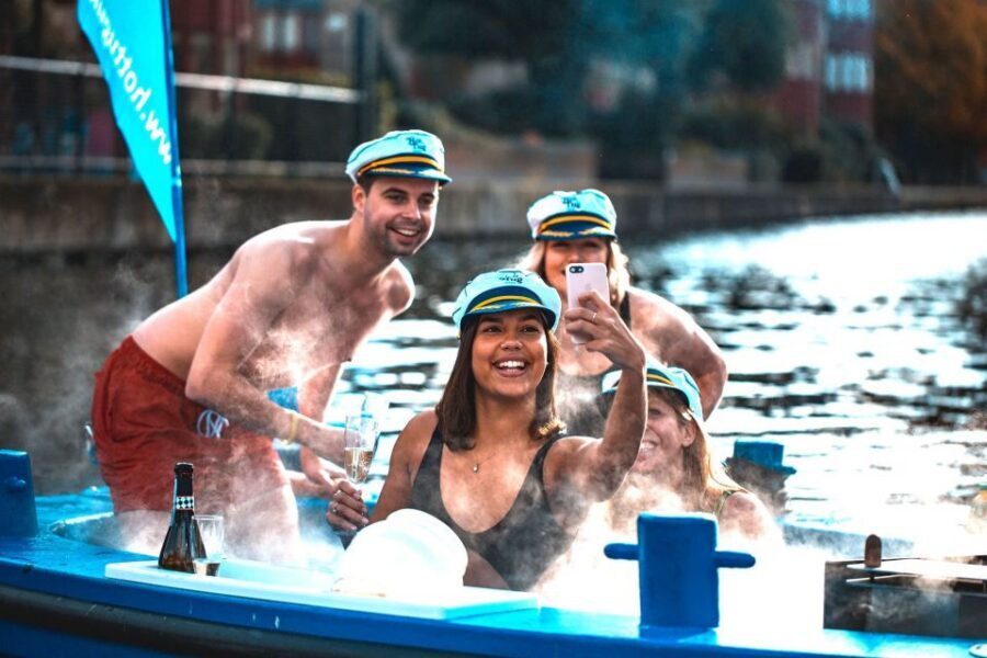 London: Hot Tub Boat Guided Historical Docklands Cruise - Price and Value: Is $60 a Fair Deal?