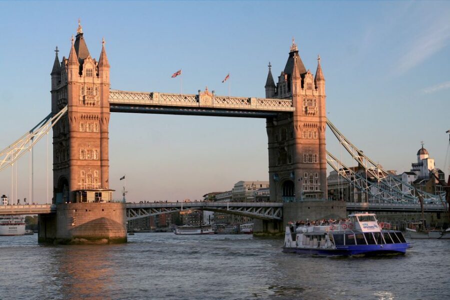 London in One Day Tour with River Cruise - Price and value: what $174 includes, and what you’ll handle yourself