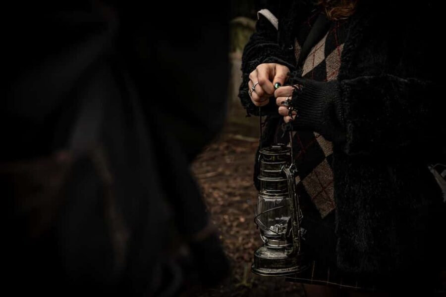 London: Jack the Ripper Interactive Tour in Whitechapel - Retracing the steps: Whitechapel crime scenes, evidence, and victim stories