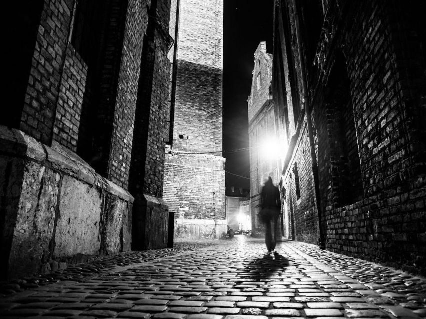 London: Jack the Ripper Small Group Tour - Ten Bells Pub: the pause stop that makes the East End feel real