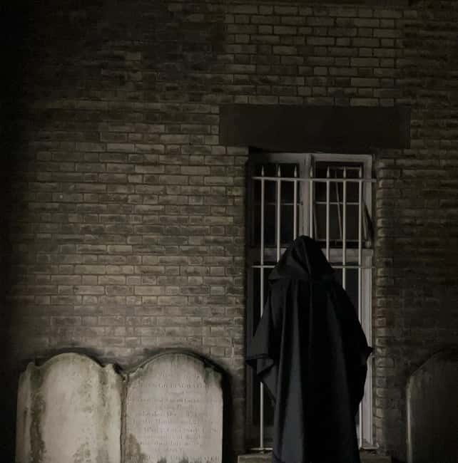 London: Jack the Ripper Tour and Underground Prison in Spanish - Key Highlights You Should Actually Care About