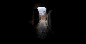 London: Jack the Ripper tour in Spanish (RLA Winner) - Meet José Oranto: award-winning historian, Spanish delivery