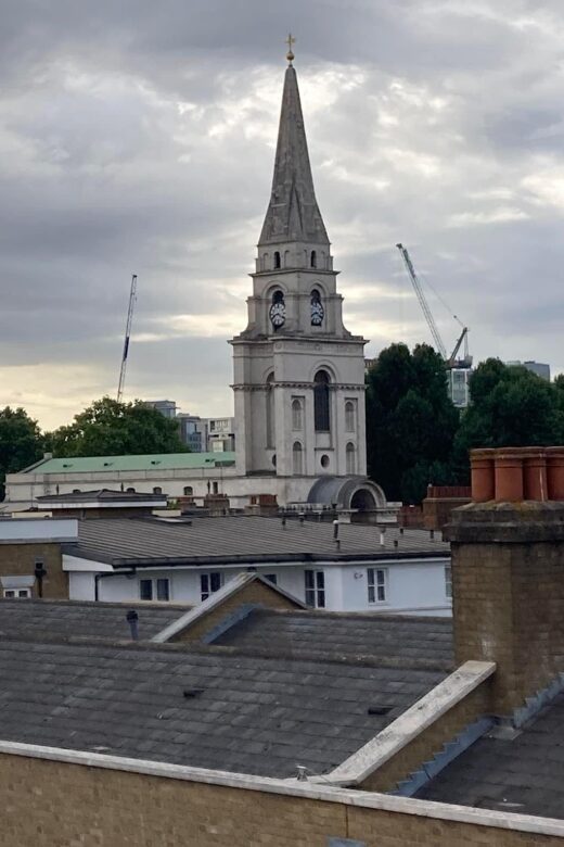 London: Jack the Ripper tour in Spanish (RLA Winner) - Starting at St Marys Whitechapel Church Memorial: the tone setter