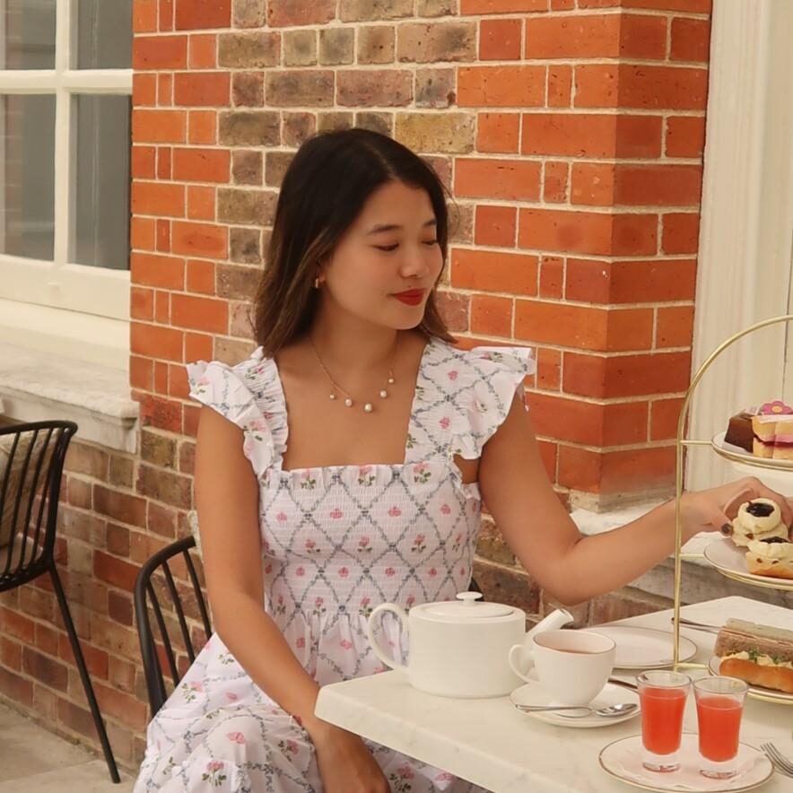 London: Kensington Palace Gardens Tour with Royal High Tea - Getting there: Queensway Station and an easy meetup