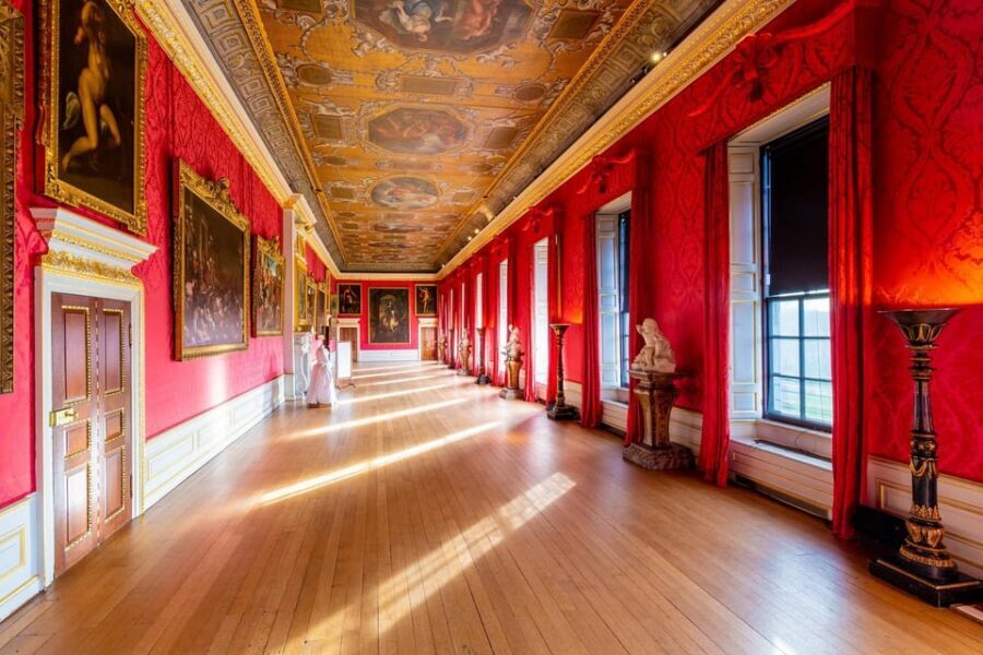 London: Kensington Palace Tour, Guard Change & Afternoon Tea - Kensington Palace self-guided with an audio guide