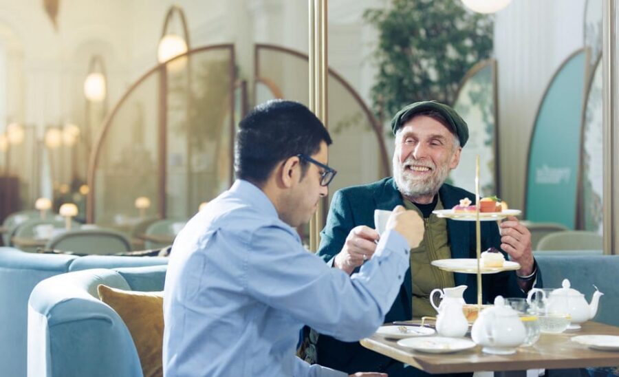 London: Kensington Palace Tour, Guard Change & Afternoon Tea - How much walking is too much for a 5.5-hour tour?