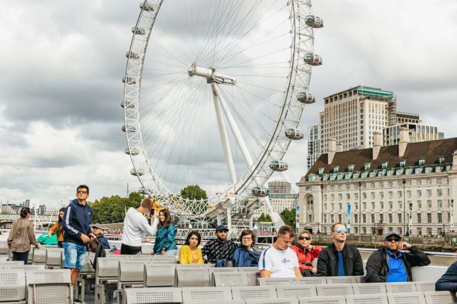 London: London Eye, River Cruise, & Hop-on Hop-off Bus Tour - Using the Big Bus app and audio commentary without getting annoyed