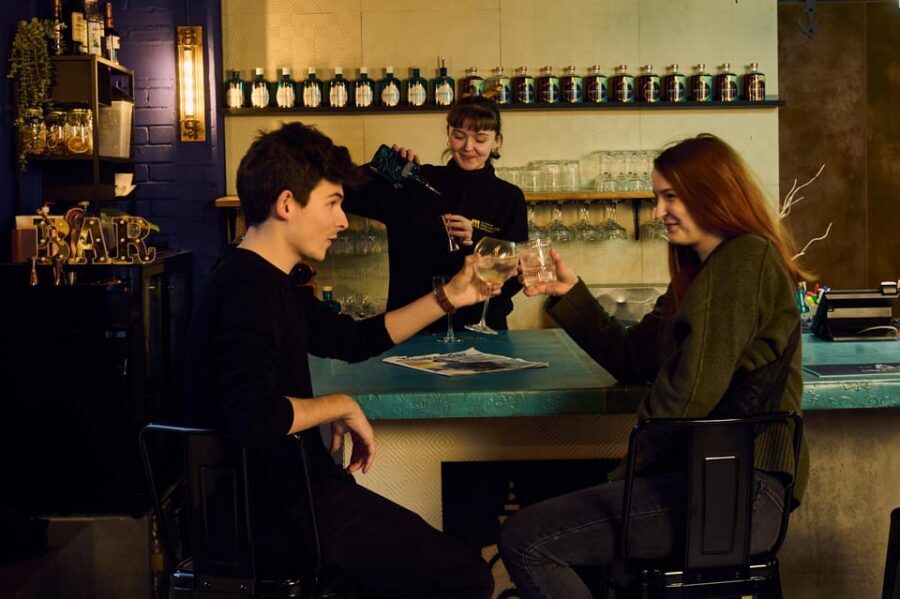 London: Make Your Own Gin Workshop with Take-home Bottle - The short guided tour: what you do get, and what you don’t