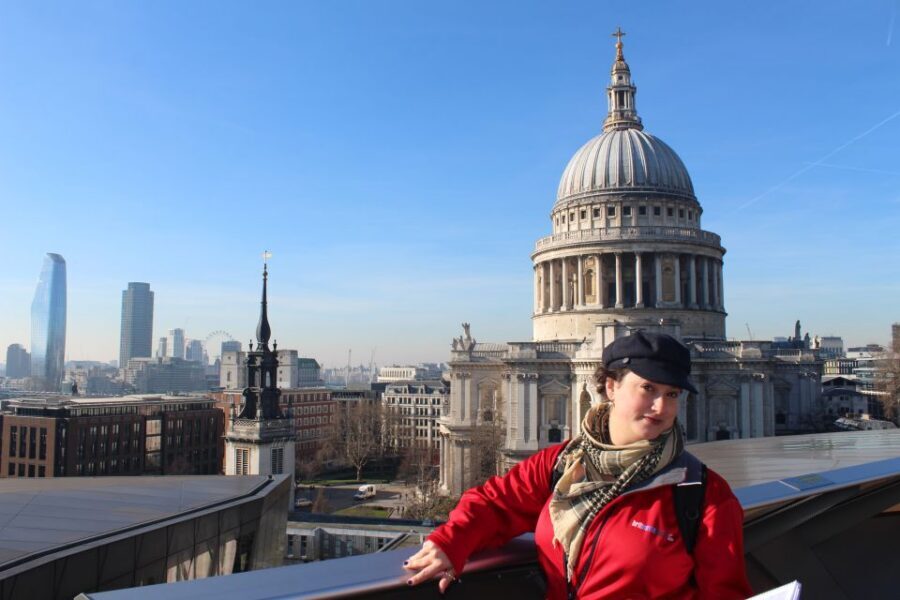 London: Mary Poppins Walking Tour - Temple Tube meeting point: start easy and get your bearings fast