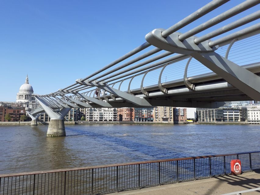 London: Medieval History Walking Tour from The Tower - Tower Bridge crossing: how the Thames got its most recognizable span