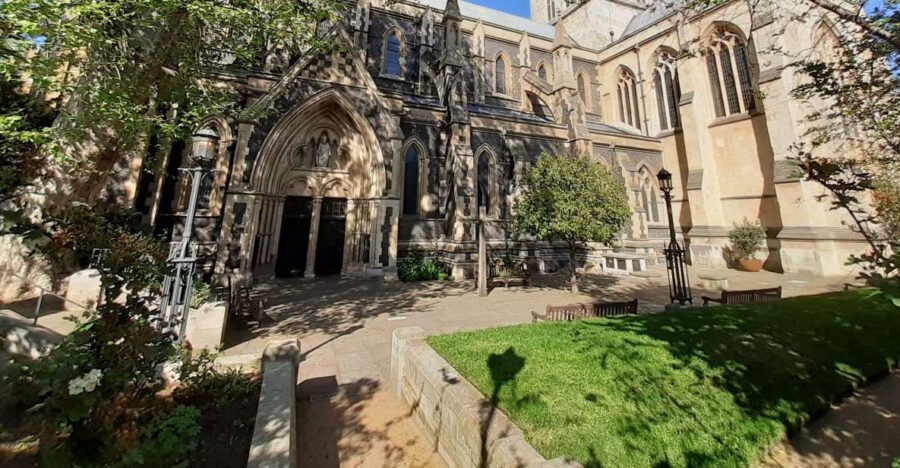 London: Medieval History Walking Tour from The Tower - Tower of London: the 1000-year story that makes the walls make sense