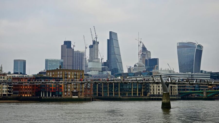 London: Modern Architecture & Building Guided Walking Tour - Finishing at the NLA models: your last 15–30 minutes of payoff