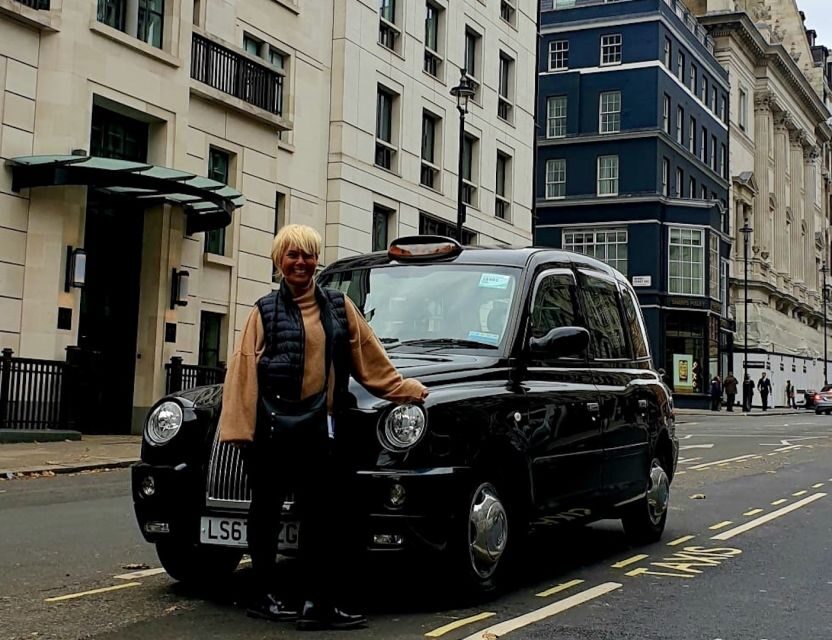 London: Monuments & Back Streets Guided Tour in Black Taxi - The 4-hour flow: Buckingham, Westminster, and the Thames corridor
