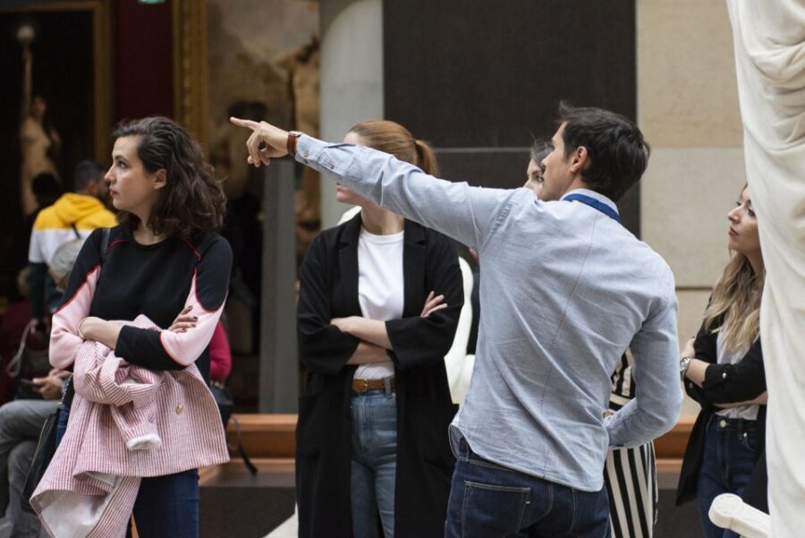 London: Natural History Museum Guided Tour - Guides that make a massive museum feel like one story