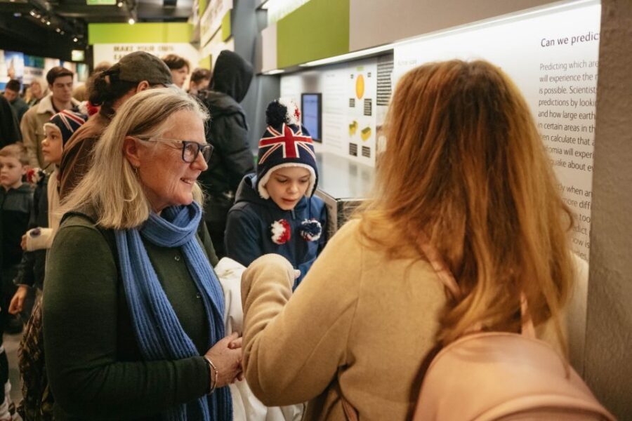 London: Natural History Museum Private Guided Family Tour - Birds and deep-ocean creatures: expanding beyond the dinosaur obsession