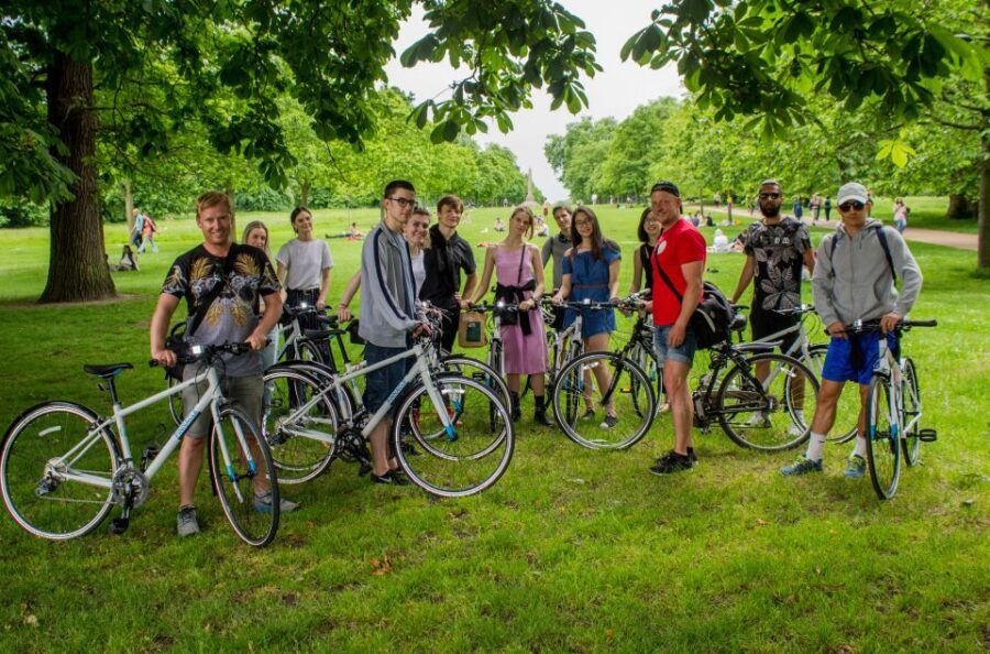 London: Parks and Palaces Guided Morning Bike Tour - Morning Mode: Why Royal London Clicks Best on Two Wheels