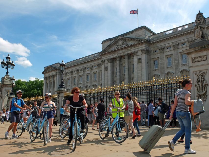 London: Private Bike Tour - Starting at 74 Kennington Road: bikes, helmets, and getting set
