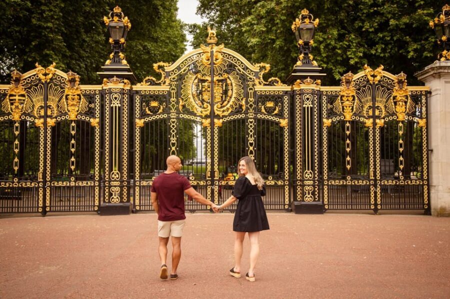 London: Private Couples Photography Session with Landmarks - Weather and rescheduling: don’t panic, plan smart