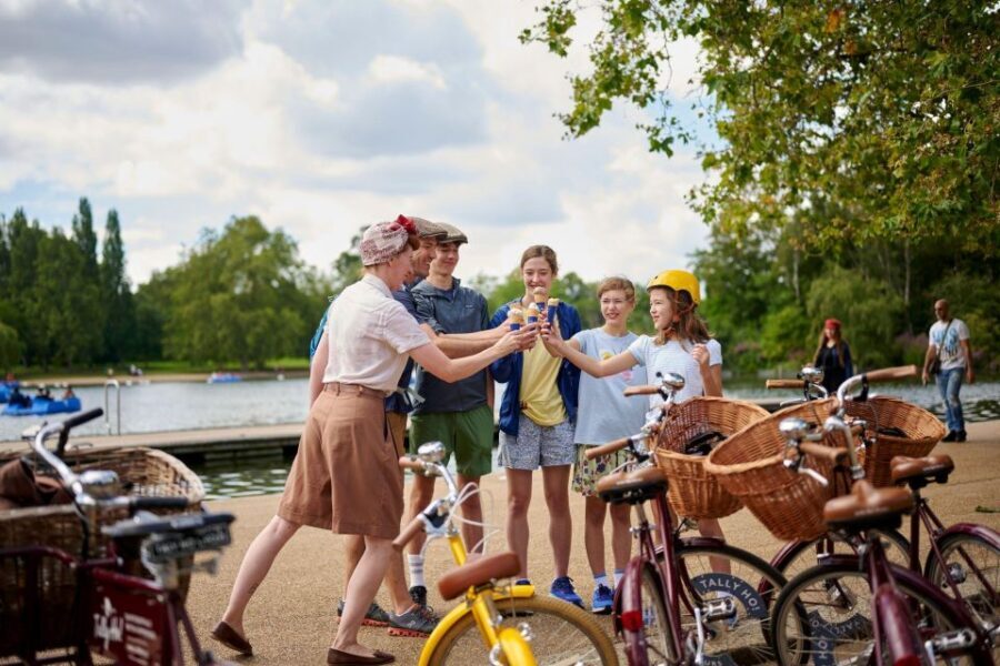 London: Private Family Guided Bike Tour with Childseats - Why the price feels fair for a private family tour