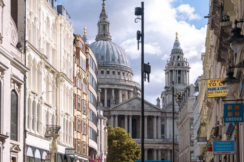 London: Private & Personalized Tour with a Local Insider - Buckingham Palace and the royal-area vibe you can actually feel