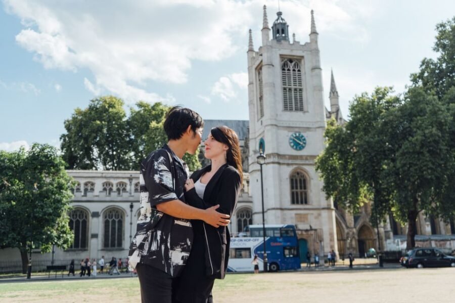 London: Private Photo Session in Westminster - London Eye and city viewpoints: how the 1-hour schedule works