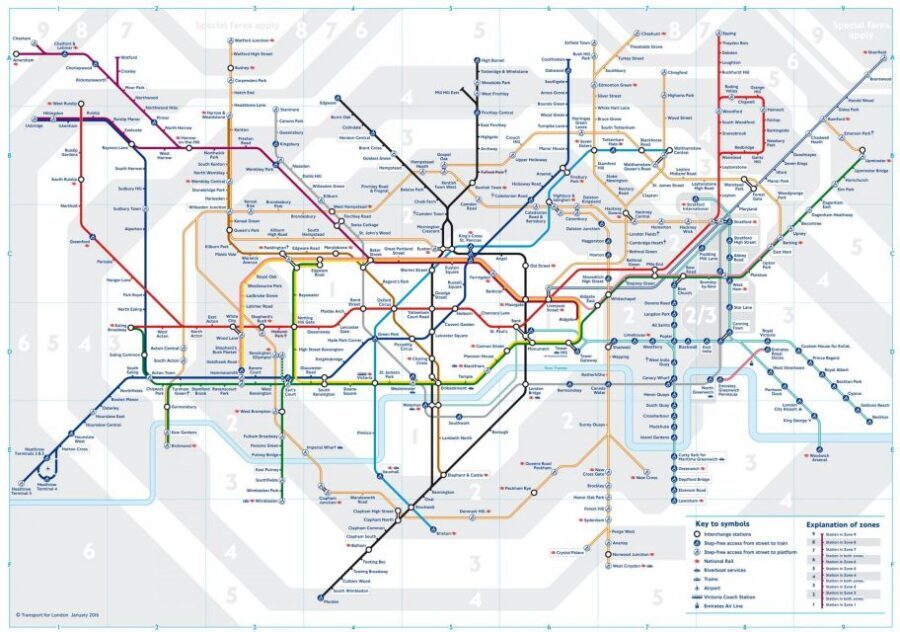 London: Private Underground and Tube Tour - Paddington Platform 1: The tour starts where the Tube becomes real