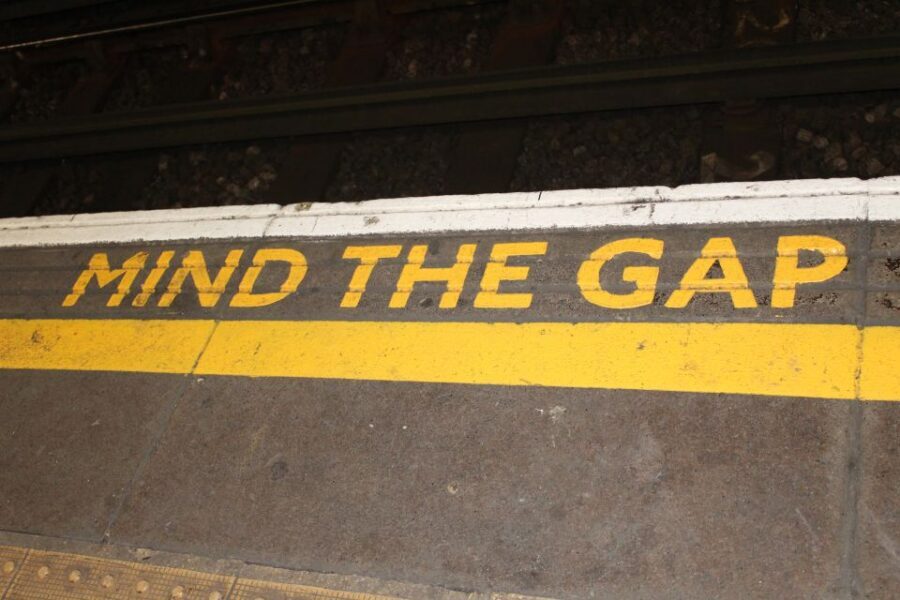 London: Private Underground and Tube Tour - The oldest stretch and the Circle Line direction lesson