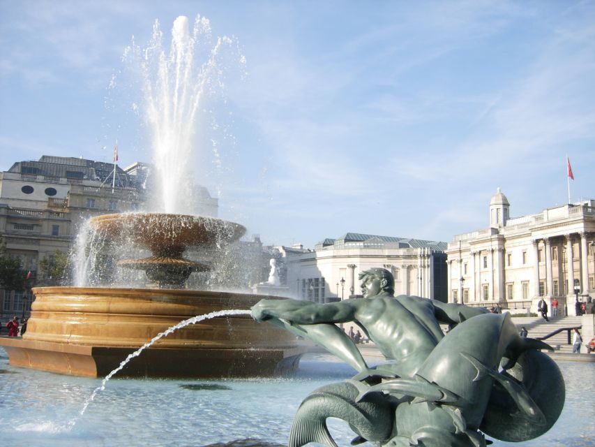 London: Private Walking Sightseeing Tour - Buckingham Palace and the Changing of the Guards