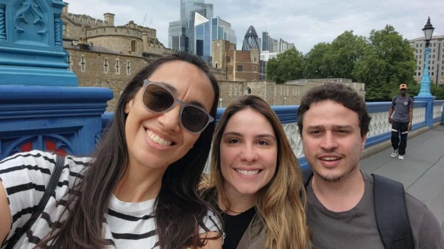 London Private Welcome Tour with a Local Guide - A Private Welcome Walk With a Lokafy Guide