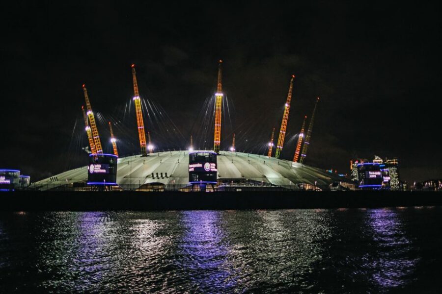 London: River Thames Dinner Cruise - Views from the water: O2, Canary Wharf, and classic London lighting