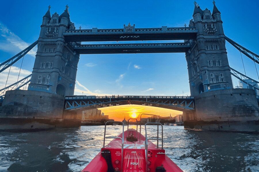 London: River Thames Sunset Speedboat Experience with Drink - Speedboat energy: what the 50 minutes actually feels like