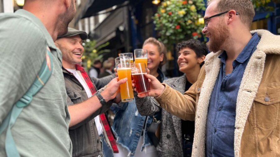 London: Royal Historic Pubs Walking Tour - Churchill’s house visit: when the stories become personal