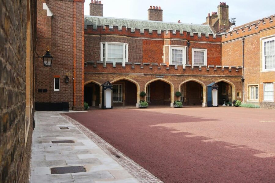 London: Royal Walking Tour with Guard Change & Royal Mews - Key things worth highlighting before you go