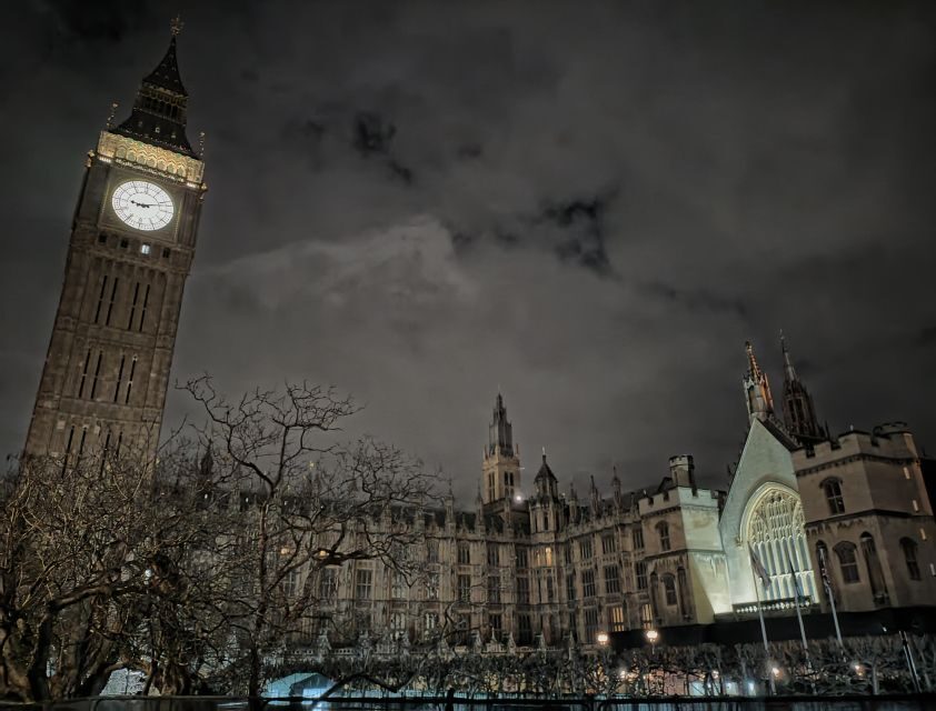 London : Royal Westminster By Night Walking Tour - Meeting at Green Park’s Diana fountain: a simple start point