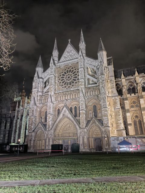 London : Royal Westminster By Night Walking Tour - Horse Guards Parade and Westminster Abbey: power meets ceremony