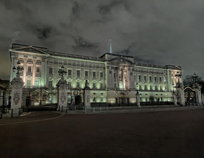 London : Royal Westminster By Night Walking Tour - Buckingham Palace to Clarence House under the night lights