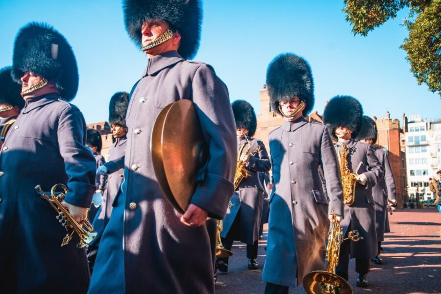 London: Royalty Walking Tour with Changing of The Guard - Key highlights at a glance