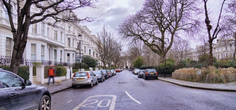 London: Self-Guided Notting Hill Walking Tour with an APP - Price and value: is $14 a good deal for Notting Hill?